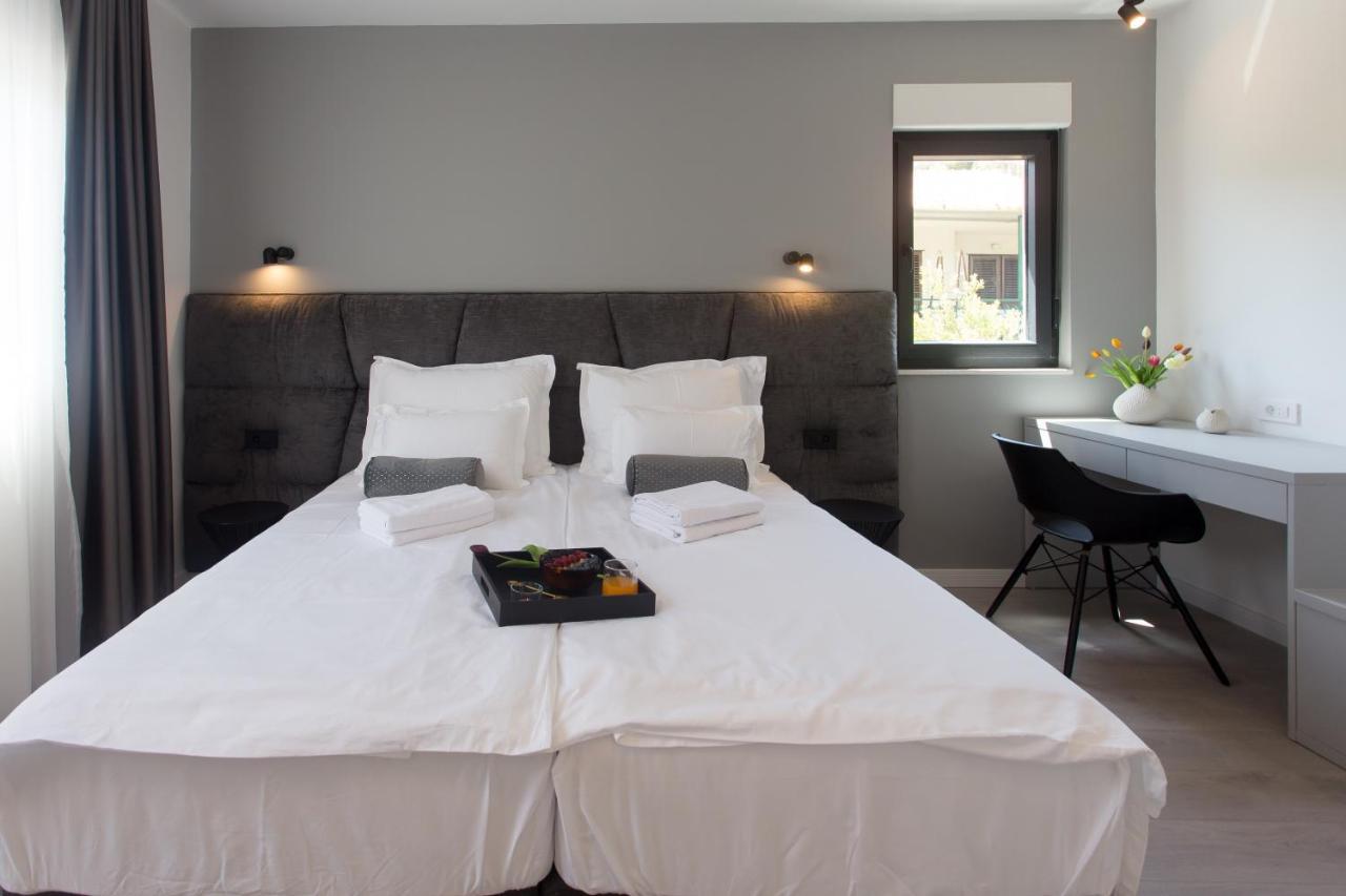 Beachfront House Olbia With Private Parking Trogir Eksteriør billede