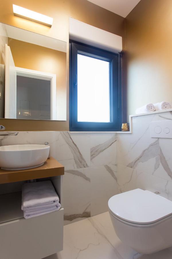 Beachfront House Olbia With Private Parking Trogir Eksteriør billede