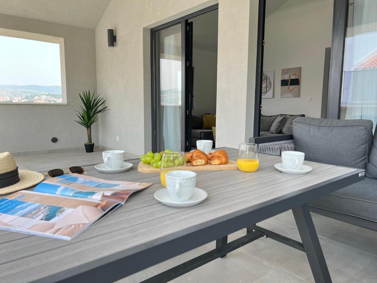 Beachfront House Olbia With Private Parking Trogir Eksteriør billede