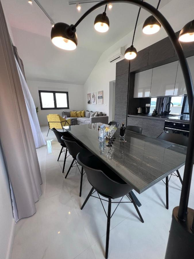 Beachfront House Olbia With Private Parking Trogir Eksteriør billede