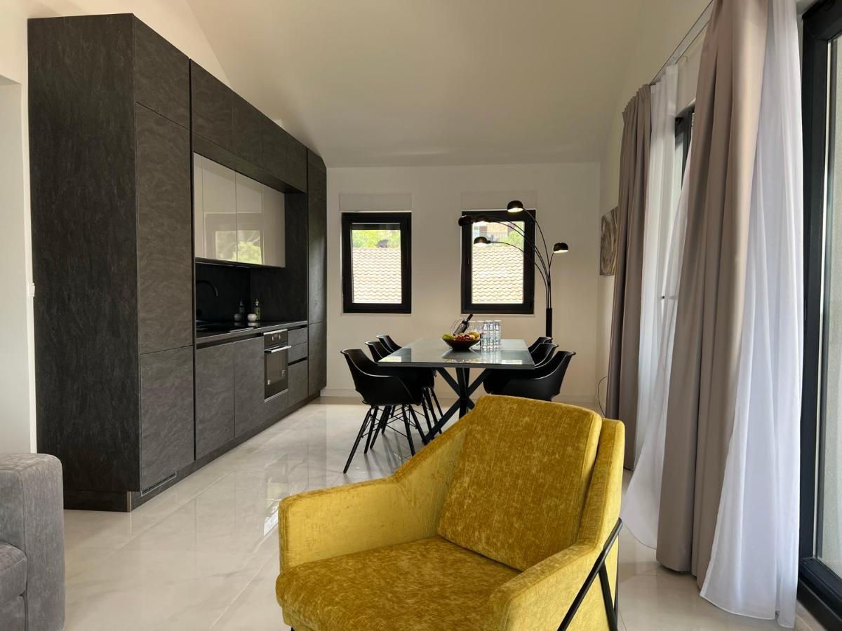 Beachfront House Olbia With Private Parking Trogir Eksteriør billede