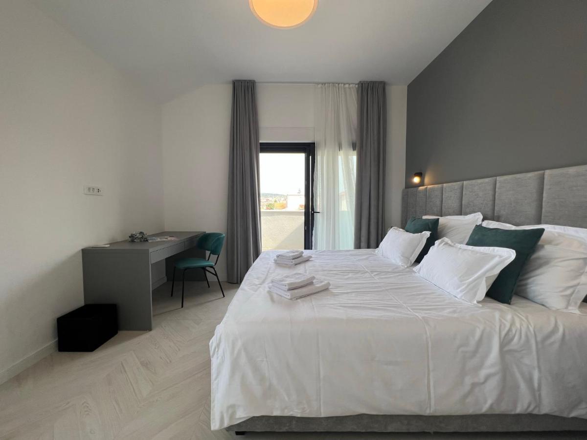 Beachfront House Olbia With Private Parking Trogir Eksteriør billede