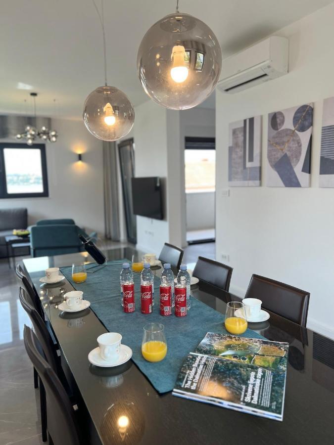 Beachfront House Olbia With Private Parking Trogir Eksteriør billede
